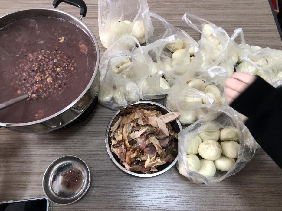 జెమీజియా ఉద్యోగులు లాబా పండుగను జరుపుకుంటారు